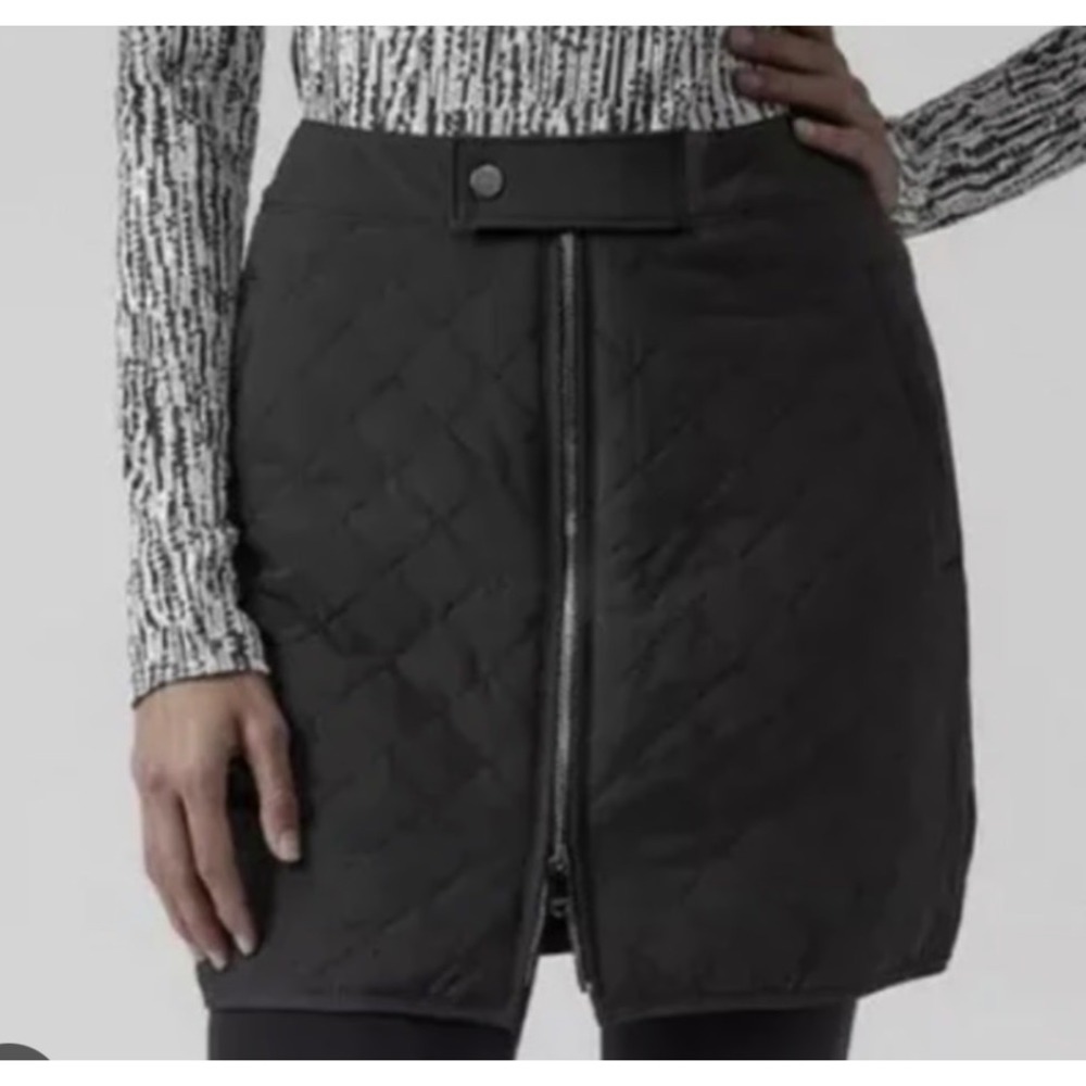 Athleta Apres Ski Black Quilted Insulated Front Zip Mini‎ Skirt Womens- Size 10